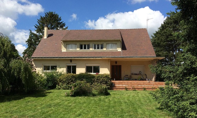 Auneau House | Large house 280m2 5000m2 garden 1h Paris near forest and pond, telecommuting