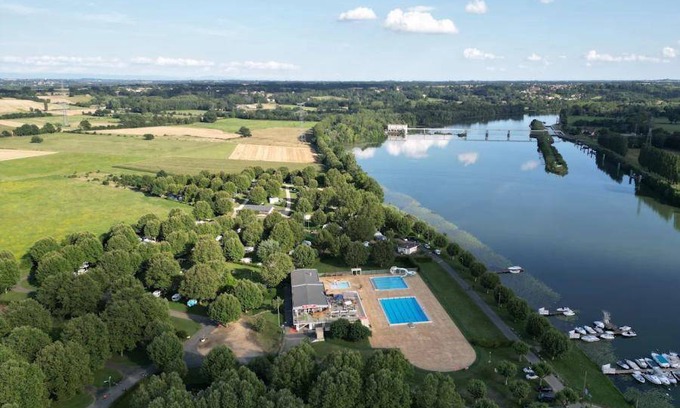 Saint-Didier-sur-Chalaronne Other | Unique rental ∙ 2 bedrooms ∙ 8 guests