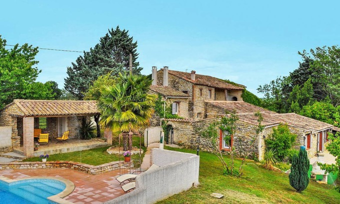 Saint-Sauveur-de-Cruzieres House | 400 m² Farmhouse ∙ 8 bedrooms ∙ 14 guests