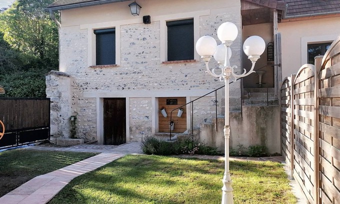 Sainte-Genevieve-les-Gasny House | 72 m² House ∙ 2 bedrooms ∙ 4 guests
