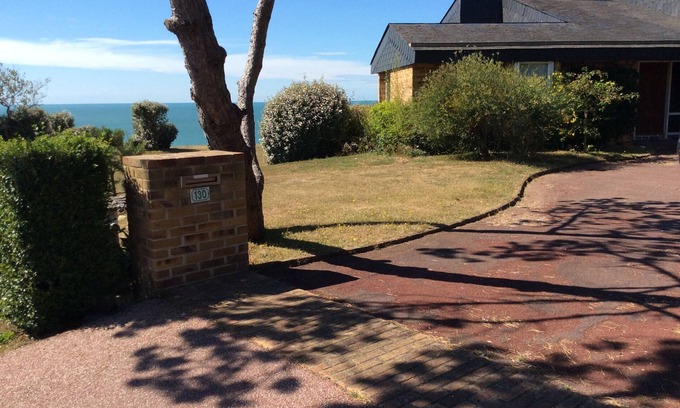 Pourville-sur-Mer House | Green Beach