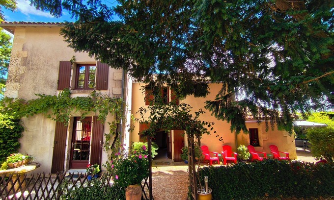 Chef-Boutonne House | Haven of tranquillity for friends and family within one hour au FUTUROSCOPE