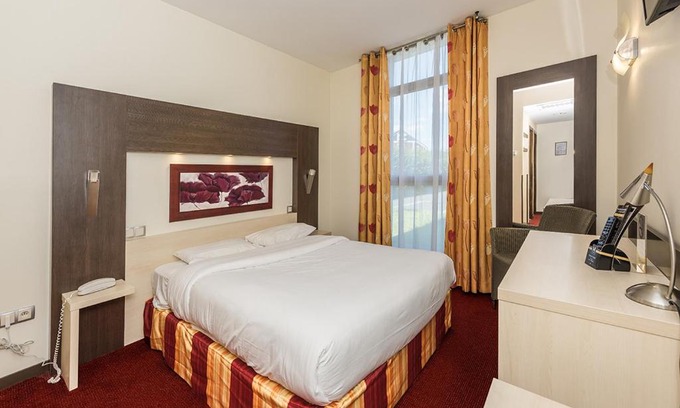 Beauvais Hotel | Hostellerie Saint Vincent Beauvais Aeroport