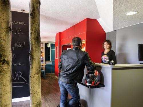 Mons-en-Baroeul Hotel | hotelF1 Lille Metropole