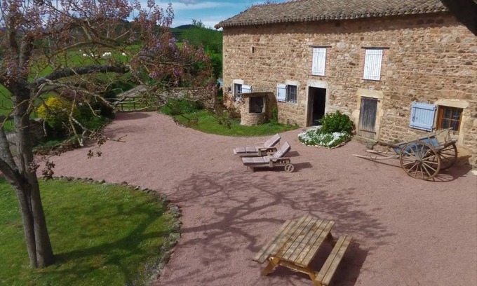 Dompierre-les-Ormes House | House ∙ 5 bedrooms ∙ 8 guests