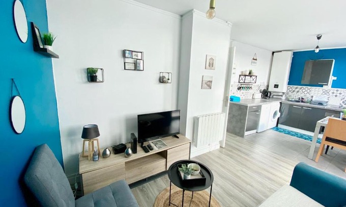 Calais City Center Apartment | la petite jungle