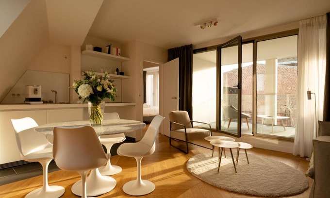 Old Lille Apartment | Le Cerisier