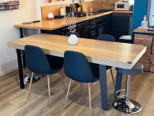 Anatole France Apartment | Le Cosy