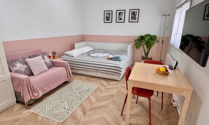 Roissy-en-France Apartment | Lovely self-contained studio in Roissy-en-France/Aeroport CDG with airport terrace