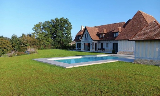 Touques Villa | Luxurious villa with swimming pool for 8 people near Deauville in Normandy