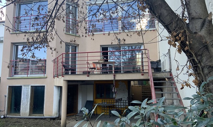Alfortville House | Maison de Trois Étages Avec Jardin Pour 10 Personnes à une Station de Paris !