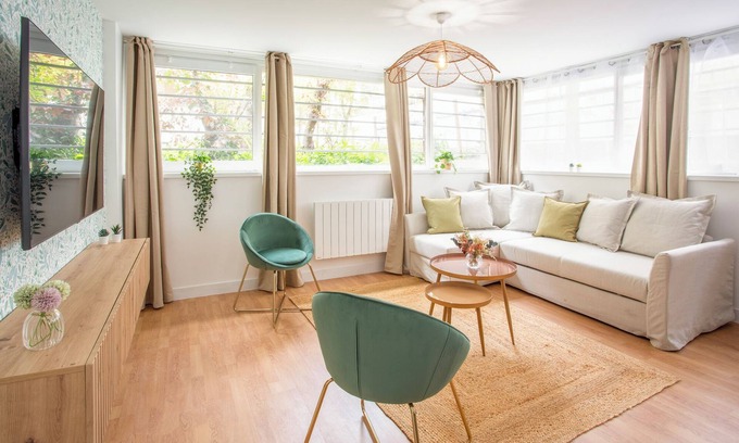 Quartier Saint-Ambroise Apartment | Merveil - Family Suite - Marais - Pelee