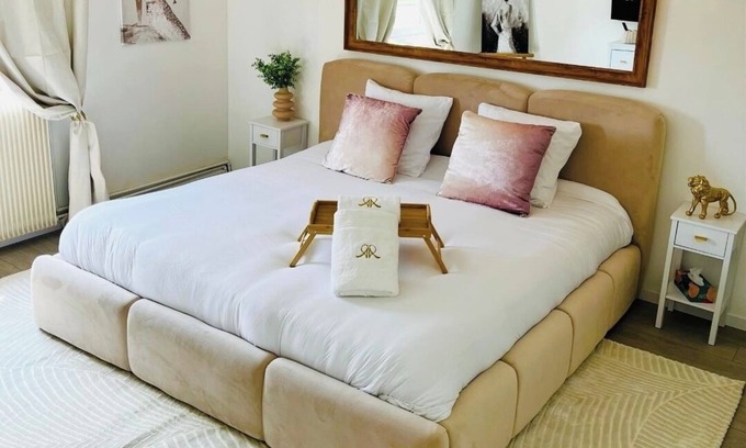 Feignies House | Modern, comfortable 2-bedroom gîte with whirlpool bath & sauna