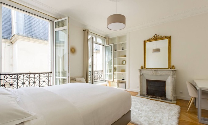 L'Europe Apartment | Pristine near Parc Monceau, by Veeve