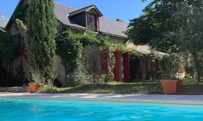 Rosnay House | School of Maupas : 19th Century Old School in the Heart of the Brennen