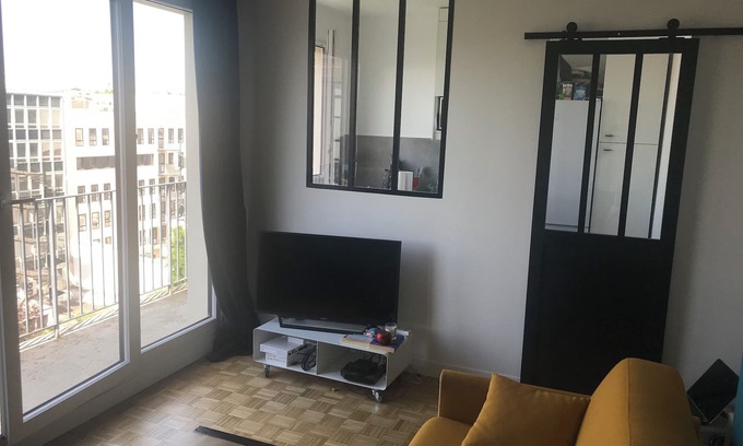 Levallois-Perret Apartment | Studio Avec vue Imprenable sur la Défense