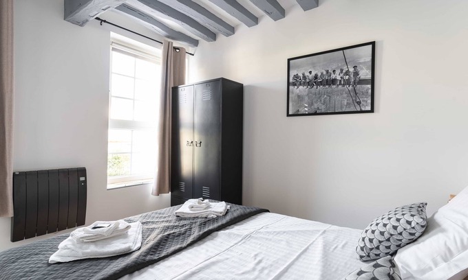 Louviers Apartment | The "King" modern apartment & warm