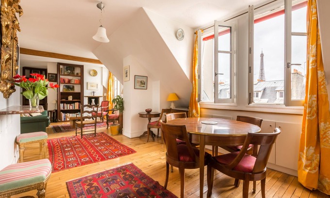 Quartier du Gros-Caillou Apartment | Views to the Eighth, by Veeve