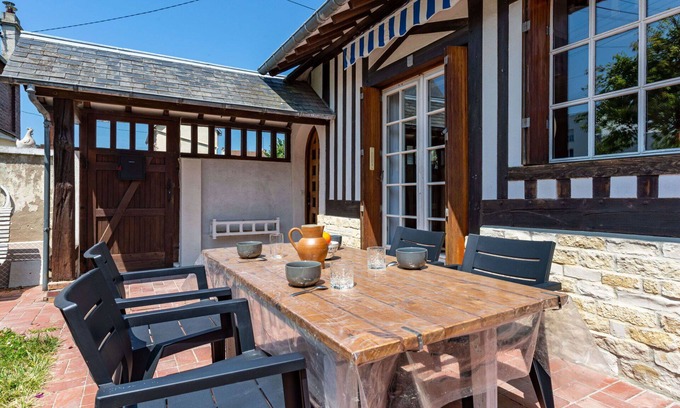 Trouville-sur-Mer House | Wonderful private villa for 4 people with WIFI, TV and terrace