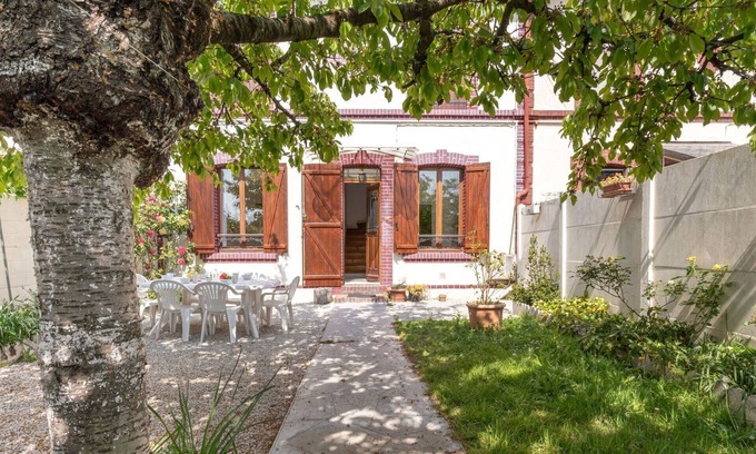 Port Guillaume House | Wonderful villa for 5 people with WIFI, TV and terrace