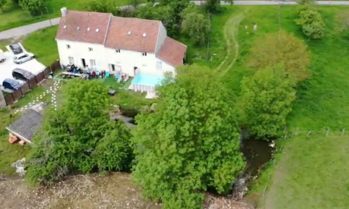 Verdelot House | House with many rooms, summer swimming pool, disco, 14 rooms