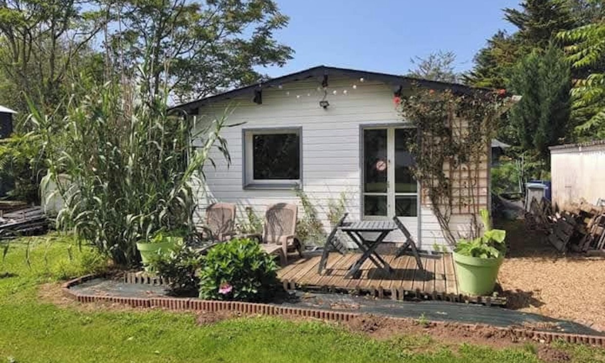 Huille Apartment | Homerez - Beautiful studio for 3 ppl. with garden and terrace at Durtal