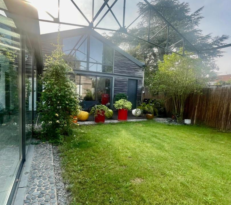 Melun House | Loft avec Piscine Intérieure et Jardin
