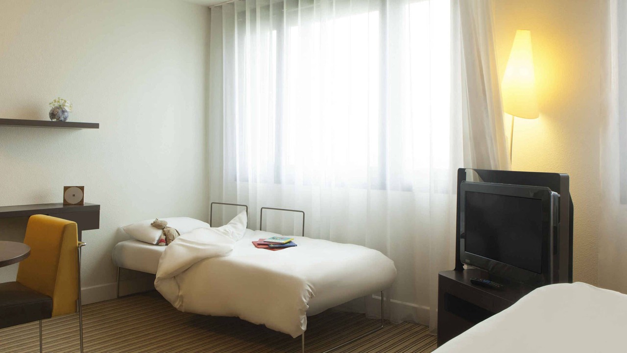 Photo of Bedroom in Velizy-Villacoublay