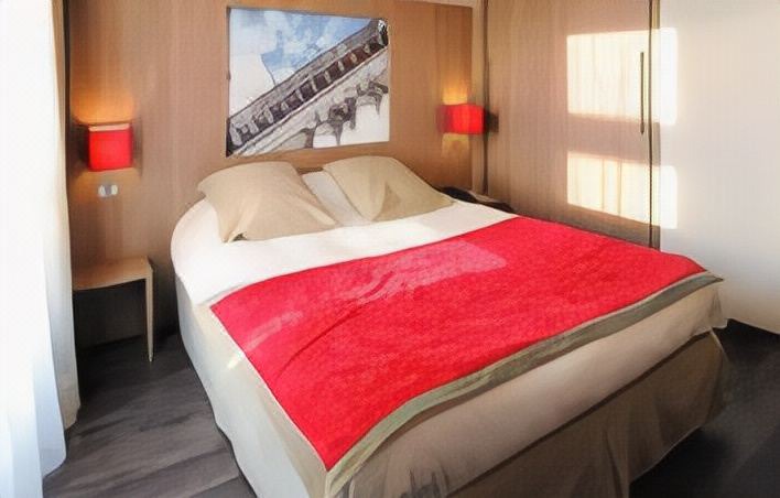 Photo of Bedroom in Guyancourt