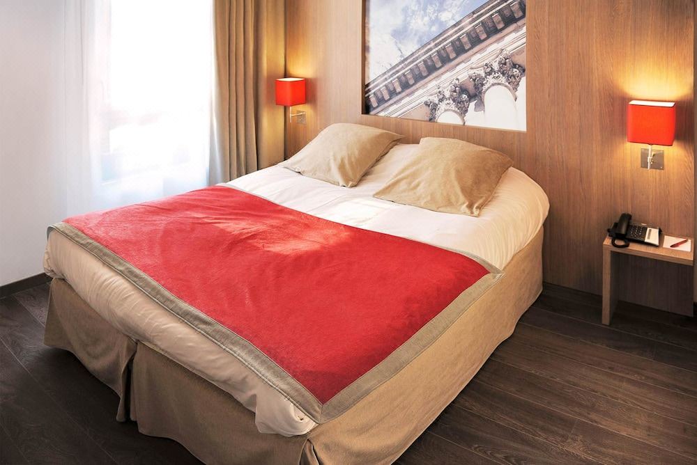 Photo of Bedroom in Guyancourt
