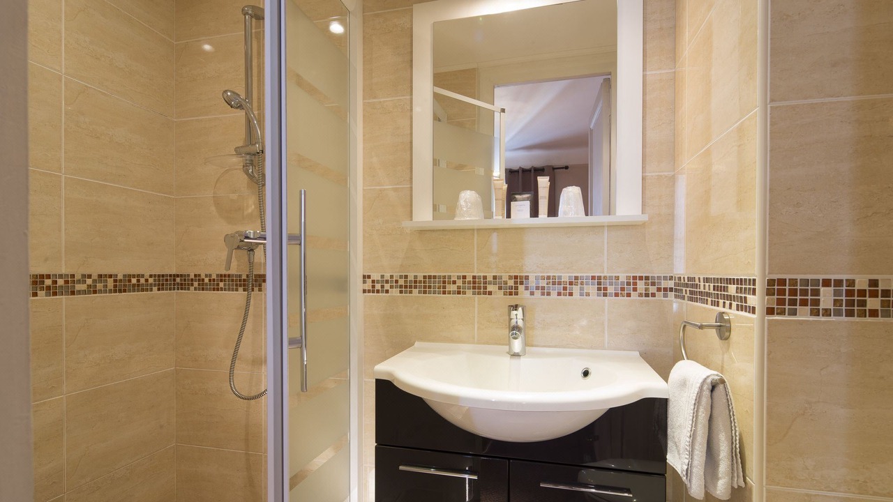 Photo of Bathroom in Quartier du Petit-Montrouge