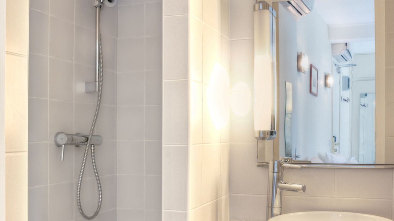 Photo of Bathroom in Faubourg Saint-Germain