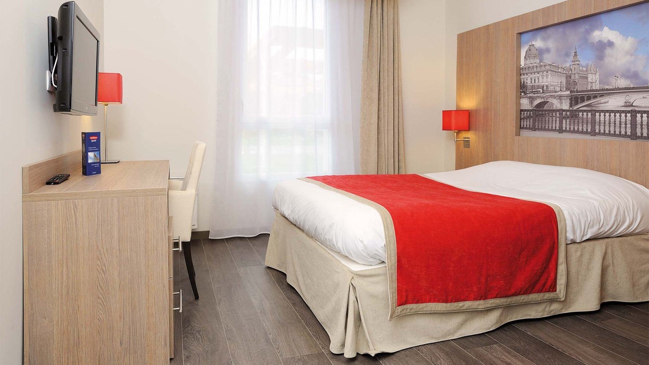 Photo of Bedroom in Guyancourt