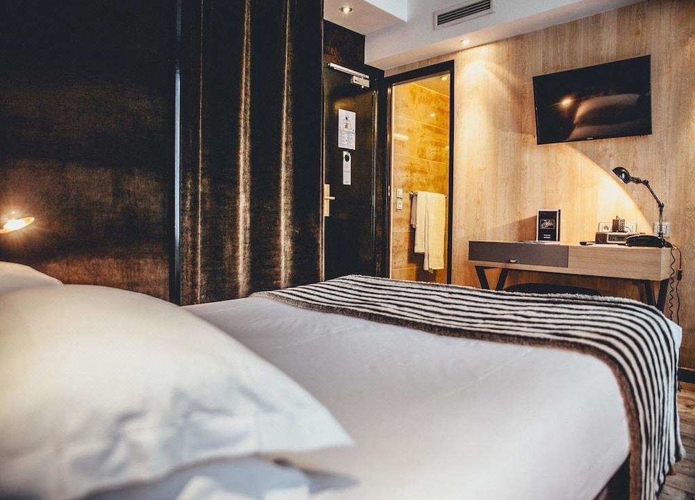 Photo of Bedroom in Sorbonne