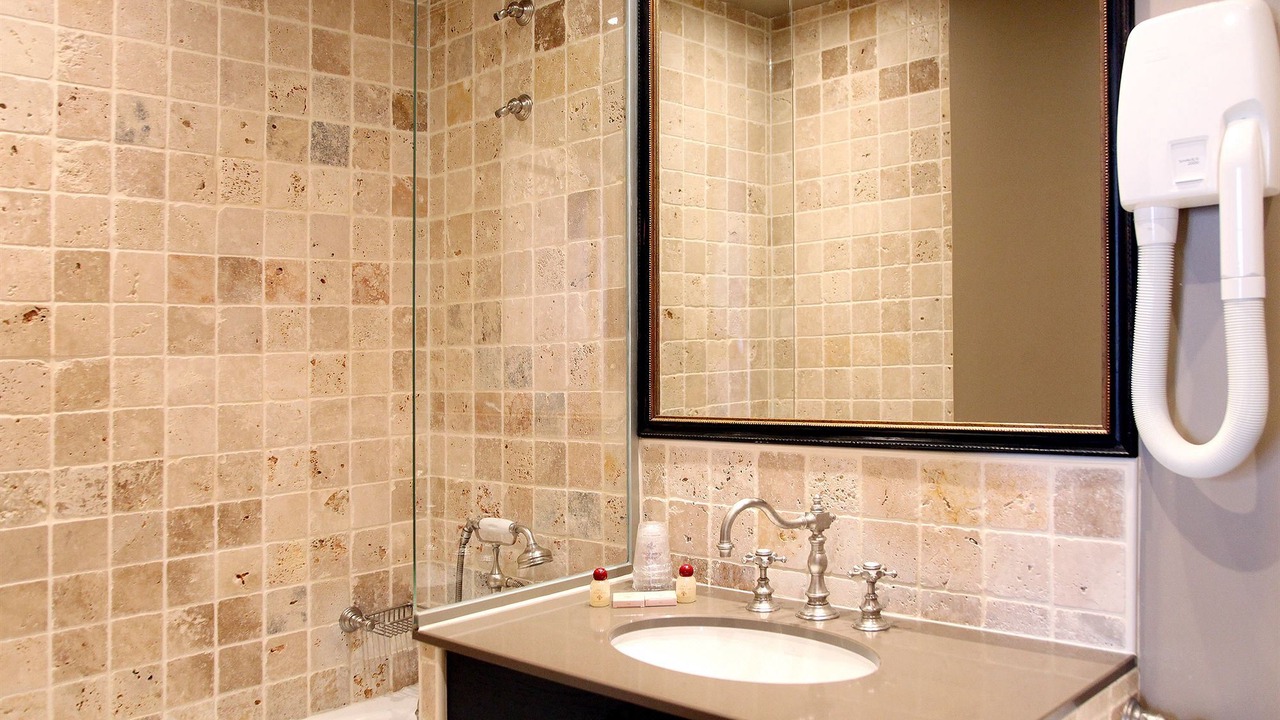 Photo of Bathroom in Les Iles