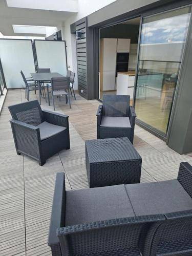 Photo of Patio Balcony in La Varenne Saint-Hilaire