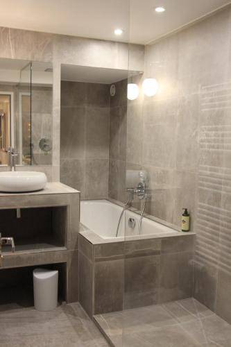 Photo of Bathroom in Quartier du Petit-Montrouge