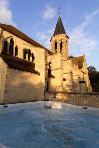 Photo of Others in Thiveral-Grignon
