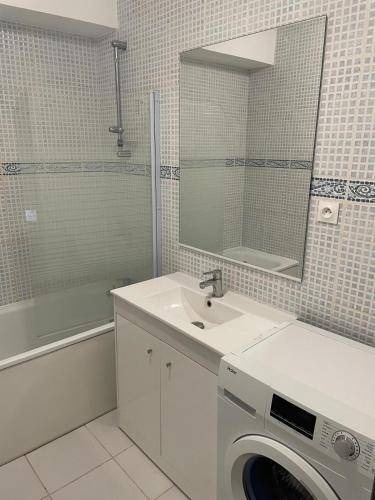 Photo of Bathroom in Boissy-Saint-Leger
