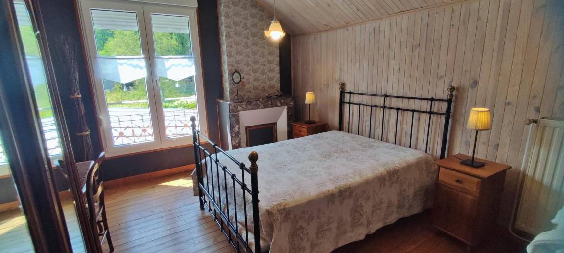 Photo of Bedroom in Fumay