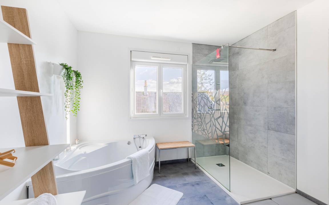 Photo of Bathroom in Bouvaincourt-sur-Bresle