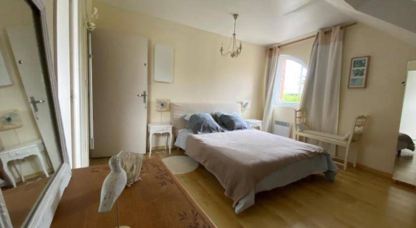 Photo of Bedroom in Frise