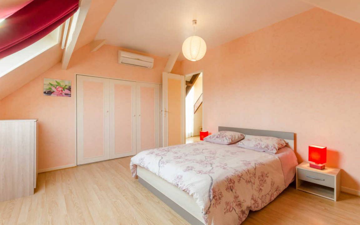 Photo of Bedroom in Fontaine-les-Gres