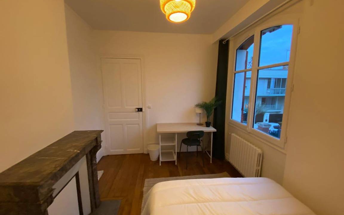 Photo of Bedroom in Colombes