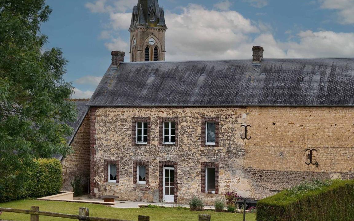 Photo of Buildings in Bures