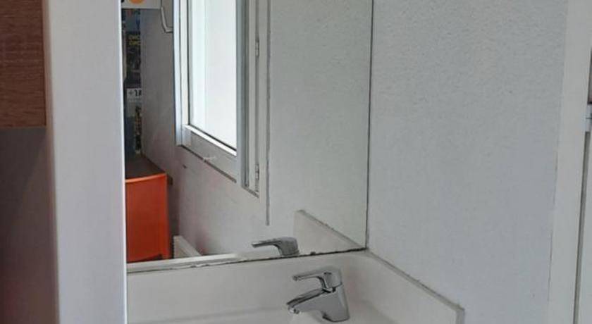 Photo of Bathroom in Venette