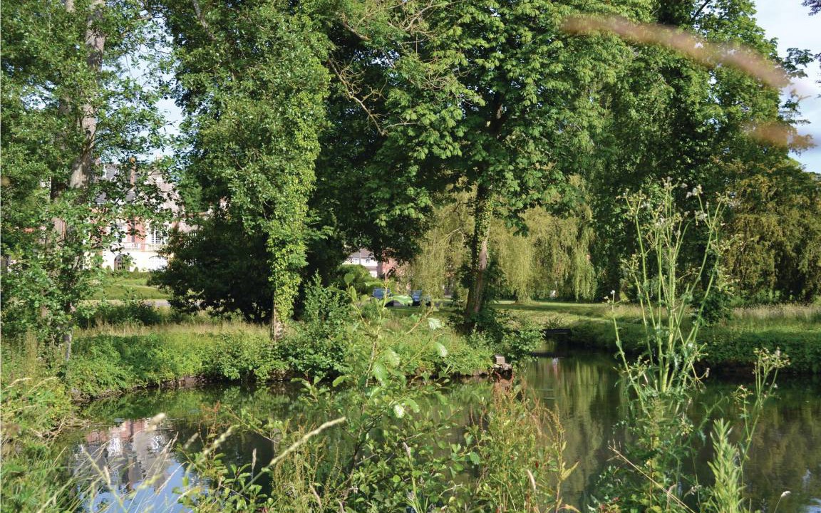 Photo of Others in Marconne