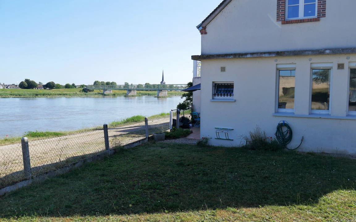 Photo of Buildings in Saint-Pere-sur-Loire