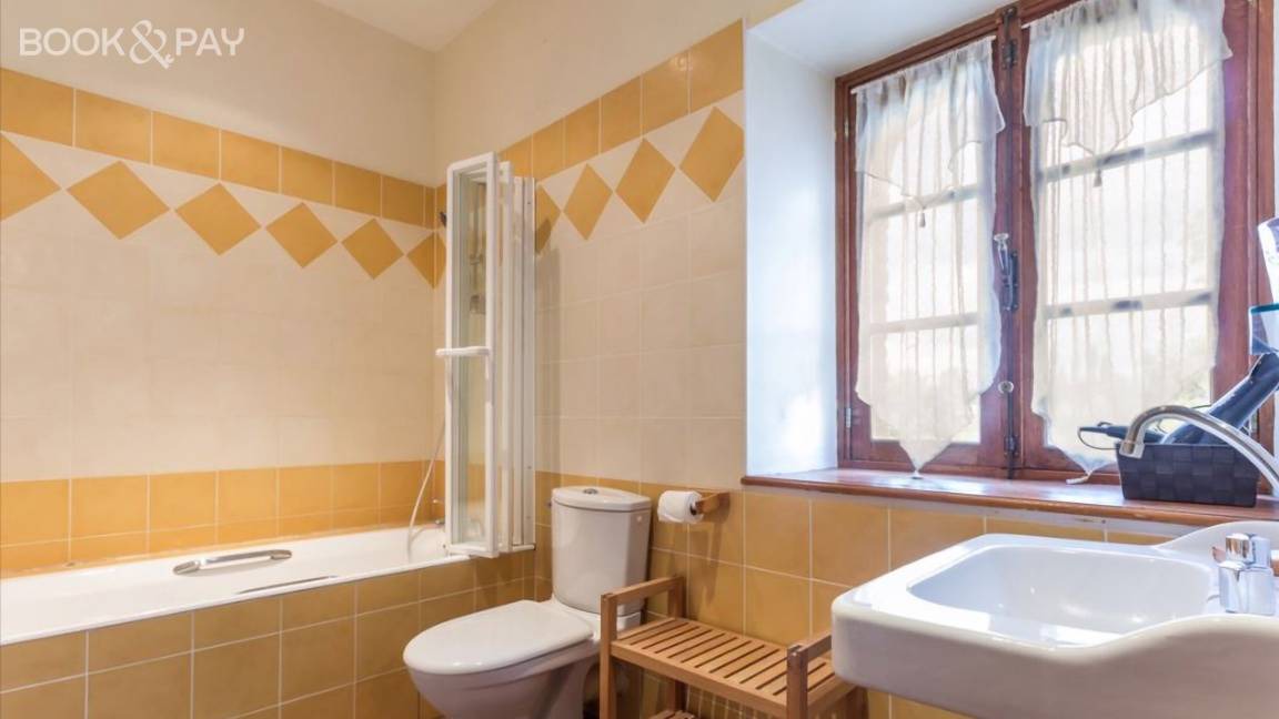 Photo of Bathroom in Heudicourt
