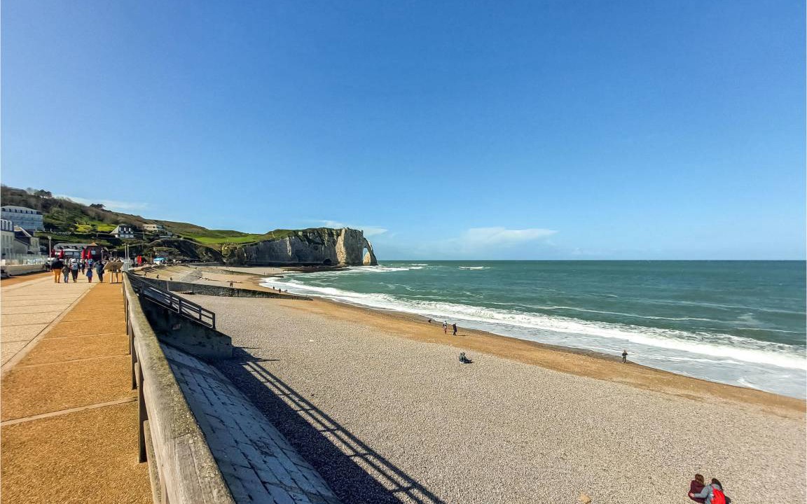 Photo of Others in Etretat
